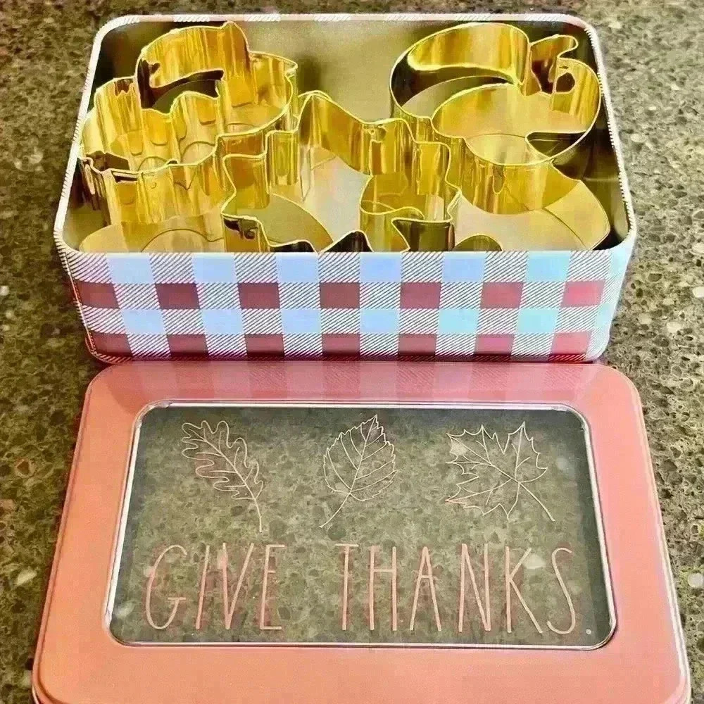 NEW Rae Dunn Adorable TIN and 6 FALL COOKIE Cutters - GIVE THANKS - So Cute!